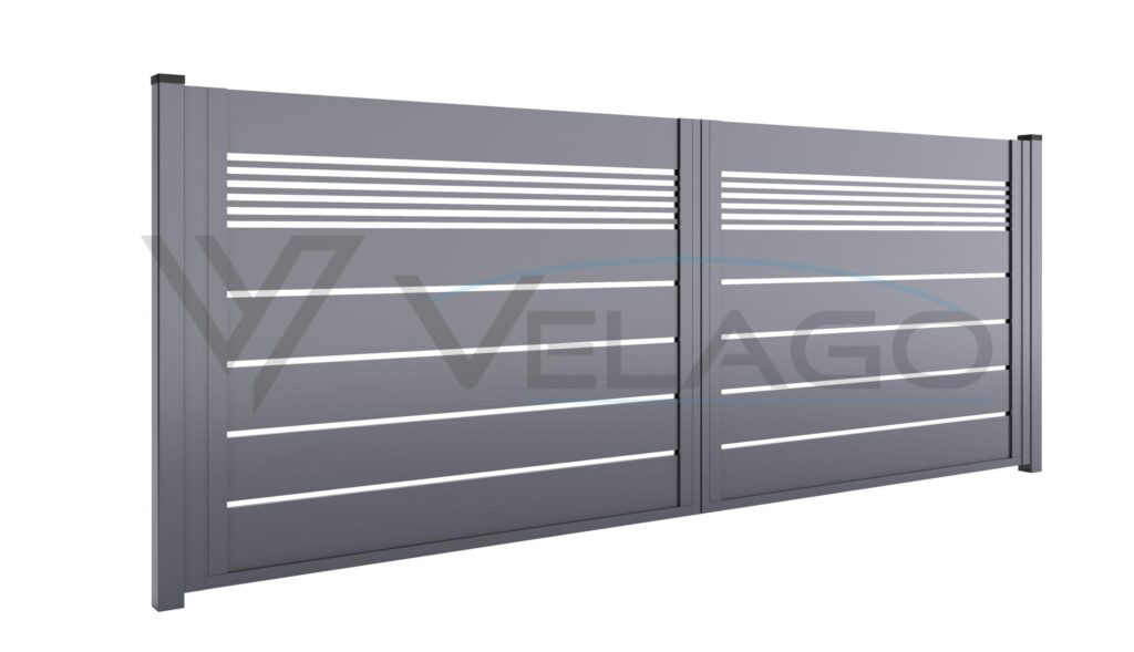 Ogrodzenie aluminiowe ROSA – panorama frontu posesji z bramą i przęsłami, kolor RAL 8017